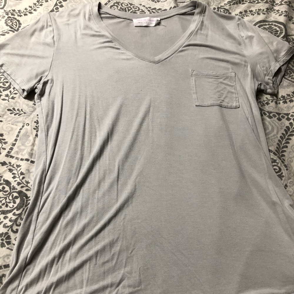 Flowy vneck tee